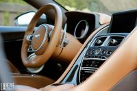 Interieur_Aston-Martin-DB11-2017_30
                                                        width=