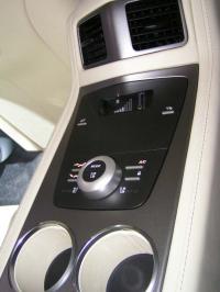 Interieur_Aston-Martin-Rapide-2010_26
                                                        width=