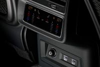 Interieur_Audi-Q8-50-TDI_33
                                                        width=