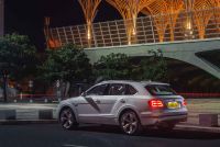 Exterieur_Bentley-Bentayga-Hybrid_6
                                                        width=