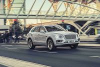 Exterieur_Bentley-Bentayga-Hybrid_5
                                                        width=