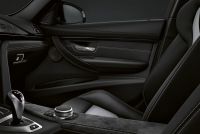 Interieur_Bmw-M3-CS_8
                                                        width=