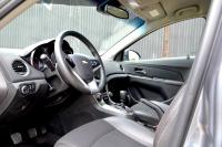 Interieur_Chevrolet-Cruze-SW-VCDi-LTZ_28