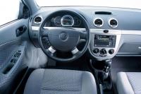 Interieur_Chevrolet-Lacetti_13