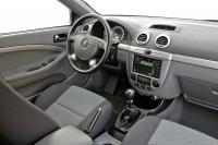 Interieur_Chevrolet-Lacetti_10