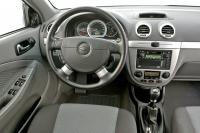 Interieur_Chevrolet-Lacetti_11