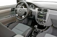 Interieur_Chevrolet-Nubira_21