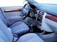 Interieur_Chevrolet-Nubira_23