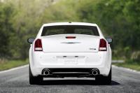 Exterieur_Chrysler-300-SRT8_10
                                                        width=