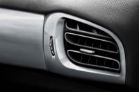 Interieur_Citroen-C3-2010_64