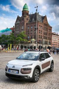 Exterieur_Citroen-C4-Cactus-PureTech-110-Shine_22