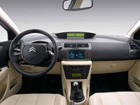 Interieur_Citroen-C4_45
                                                        width=