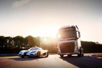 Exterieur_Comparatif-Camion-Volvo-VS-Koenigsegg_3
                                                        width=