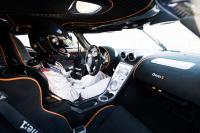 Interieur_Comparatif-Camion-Volvo-VS-Koenigsegg_12