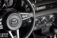 Interieur_Comparatif-Mazda-MX5-vs-Porsche-Cayman-GTS_25