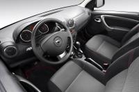 Interieur_Dacia-Duster-2012_14