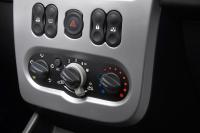 Interieur_Dacia-Sandero-2009_34