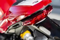 Interieur_Ducati-Monster-1200-R_18
                                                        width=