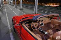 Interieur_Ferrari-California-V8_32
                                                        width=