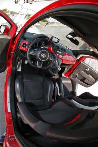 Interieur_Fiat-500-by-Pogea-Racing_27