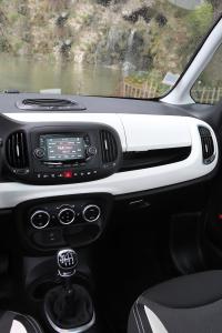 Interieur_Fiat-500L-Trekking-Multijet-II-105_22
                                                        width=