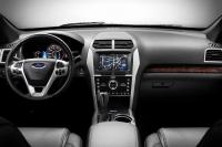 Interieur_Ford-Explorer-2011_58