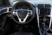 Interieur_Ford-Explorer-2011_49
                                                        width=