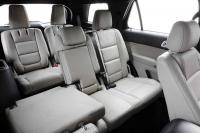 Interieur_Ford-Explorer-2011_56