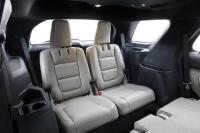 Interieur_Ford-Explorer-2011_57