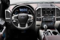 Interieur_Ford-F150-2014_15