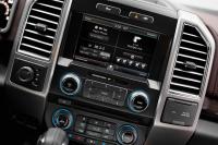 Interieur_Ford-F150-2014_17