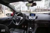 Interieur_Ford-Fiesta-ST-2015_24
                                                        width=