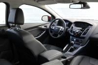 Interieur_Ford-Focus-2011_28