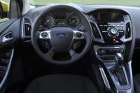 Interieur_Ford-Focus-2011_30