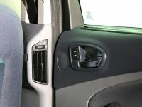 Interieur_Ford-Galaxy_35