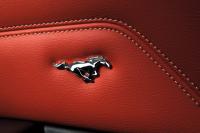 Interieur_Ford-Mustang-2010_37