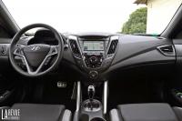 Interieur_Hyundai-Veloster-Turbo-2015_21