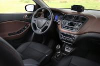 Interieur_Hyundai-i20-2015_22