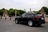 Exterieur_Infiniti-FX-30d-S-Black-White_16