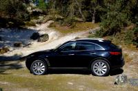 Exterieur_Infiniti-FX-30d-S-Black-White_1