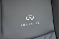 Interieur_Infiniti-FX-30d-S-Black-White_32
                                                        width=