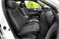 Interieur_Infiniti-FX-Vettel-Edition_27