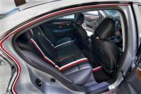 Interieur_Infiniti-Q50-Thom-Browne-Zac-Posen_13