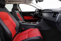 Interieur_Jaguar-XF-Sportbrake-R-Sport_20