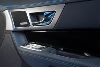 Interieur_Jaguar-XFR-S_13