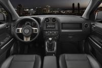 Interieur_Jeep-Compass-2011_42