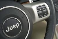 Interieur_Jeep-Grand-Cherokee-2011_26