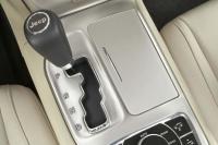 Interieur_Jeep-Grand-Cherokee-2011_28
                                                        width=