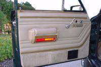 Interieur_Jeep-Grand-Wagoneer_15
                                                        width=