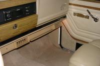 Interieur_Jeep-Grand-Wagoneer_17
                                                        width=